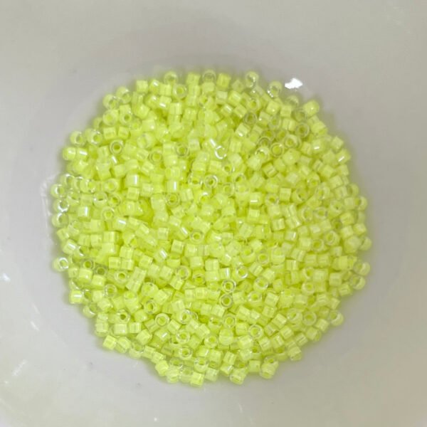 Delica Miyuki 11/0 - Luminous Lime Aid - DB2031