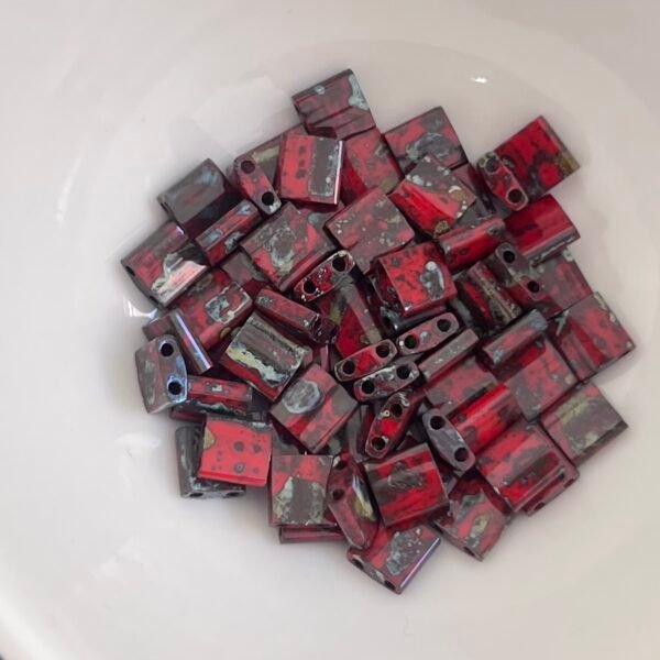 Tila Miyuki - Opaque Picasso Red - TL4521
