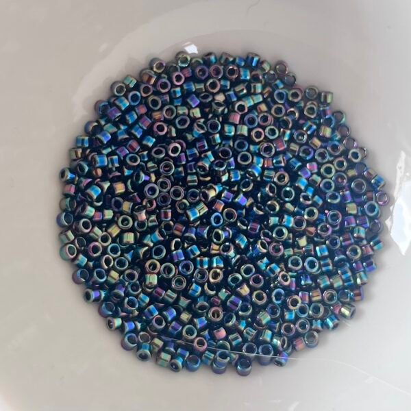 Delica Miyuki 11/0 - Metallic iris variegated blue - DB5